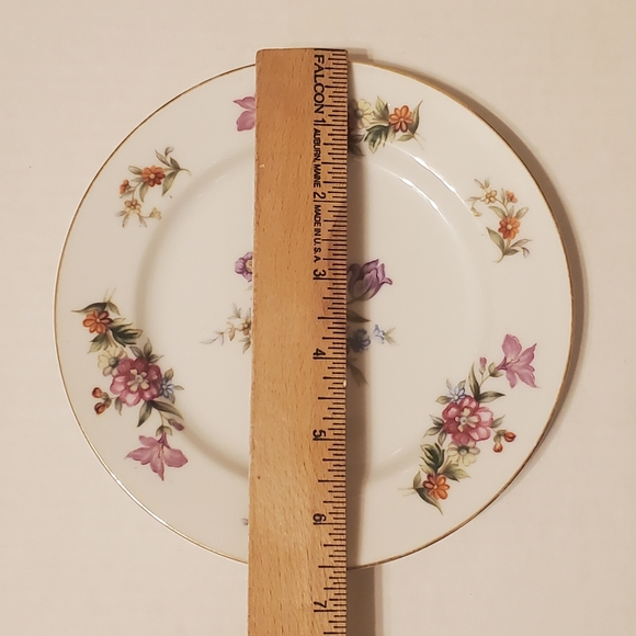 Harmony House Dresdania Plates - Picture 12 of 16